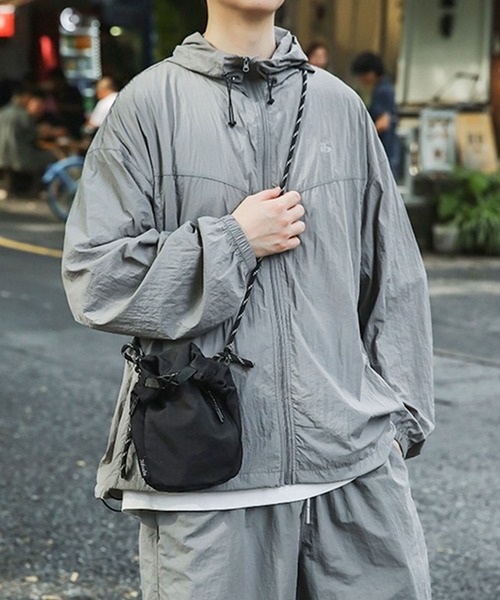 florist（フローリスト）の「【メンズ・レディース兼用】コードストラップミニショルダーバッグ（ショルダーバッグ・レディース・ベージュ/ダークグレー/ライトグレー/ブラック/オレンジ・FREE）」の11枚目の写真