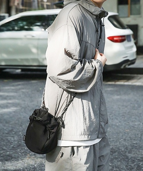 florist（フローリスト）の「【メンズ・レディース兼用】コードストラップミニショルダーバッグ（ショルダーバッグ・レディース・ベージュ/ダークグレー/ライトグレー/ブラック/オレンジ・FREE）」の12枚目の写真