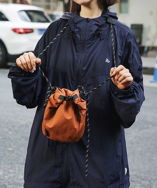 florist（フローリスト）の「【メンズ・レディース兼用】コードストラップミニショルダーバッグ（ショルダーバッグ・レディース・ベージュ/ダークグレー/ライトグレー/ブラック/オレンジ・FREE）」の17枚目の写真