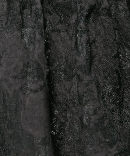 mysty woman（ミスティウーマン）の「フラワージャガードシャーリングブラウス　659800（Tシャツ/カットソー・レディース・オフホワイト/チャコールグレー・FREE）」の13枚目の写真