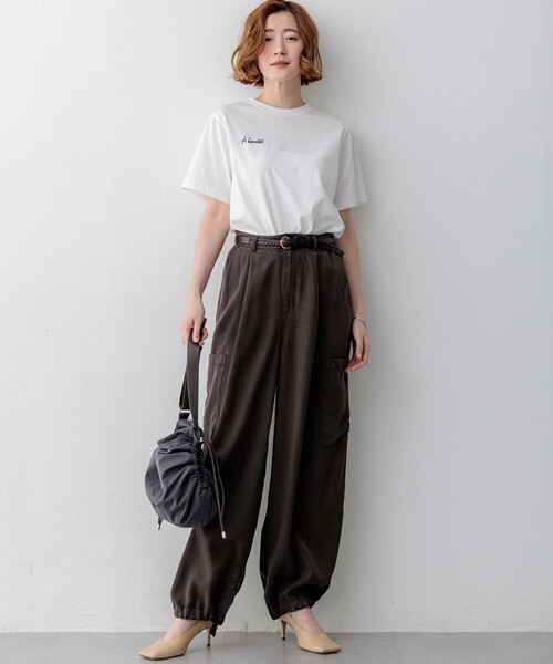 23区(ニジュウサンク)の「ガーメントツイル ワイドタック パンツ(その他パンツ・レディース・ダークブラウン系/ベージュ系/ネイビー系・40/38/36)」の8枚目の写真