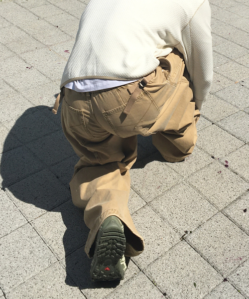 INTEMPOMOOD(インテンポムード)の「ニューハウンドカーブパンツ_ベージュ(その他パンツ・メンズ・ベージュ・LARGE/MEDIUM/X-LARGE)」の8枚目の写真