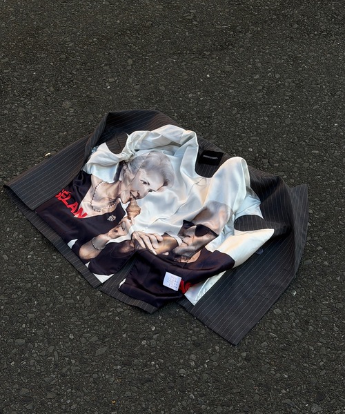 UNDERSTATEMENTs（アンダーステイトメント）の「【ユニセックス】ダブルブレストテーラードジャケット/裏地アートデザインプリント（テーラードジャケット・メンズ・チャコールグレー/ネイビー・MEDIUM/LARGE）」の5枚目の写真