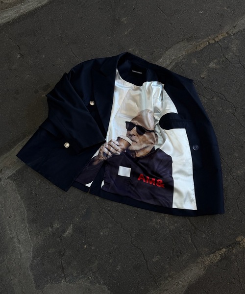 UNDERSTATEMENTs（アンダーステイトメント）の「【ユニセックス】ダブルブレストテーラードジャケット/裏地アートデザインプリント（テーラードジャケット・メンズ・チャコールグレー/ネイビー・MEDIUM/LARGE）」の9枚目の写真