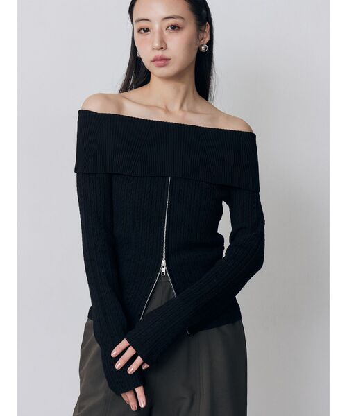 MURUA（ムルーア）の「オフショルダーケーブルニット（ニット/セーター・レディース・ブラック/アイボリー/グレー・FREE）」の2枚目の写真