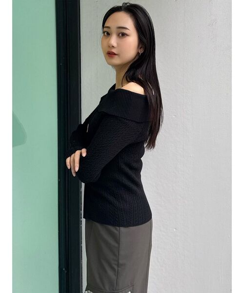 MURUA（ムルーア）の「オフショルダーケーブルニット（ニット/セーター・レディース・ブラック/アイボリー/グレー・FREE）」の9枚目の写真