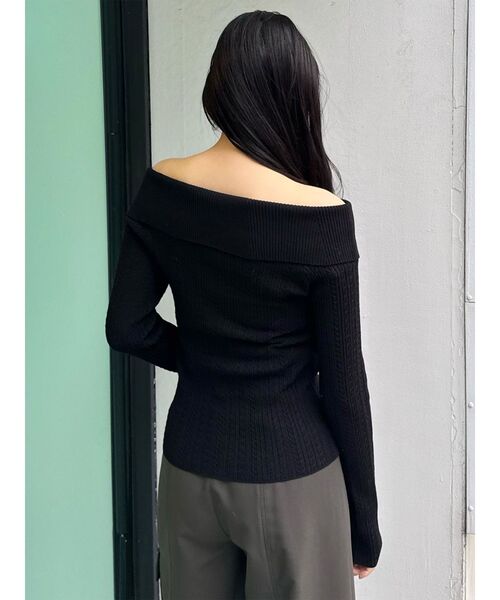 MURUA（ムルーア）の「オフショルダーケーブルニット（ニット/セーター・レディース・ブラック/アイボリー/グレー・FREE）」の10枚目の写真