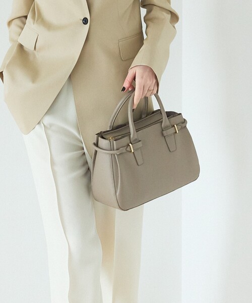 LOWELL things(ロウェル シングス)の「Lien/レザー3層2WAYトート(トートバッグ・レディース・グレイッシュベージュ/ブラック/アイボリー・フリー)」の1枚目の写真