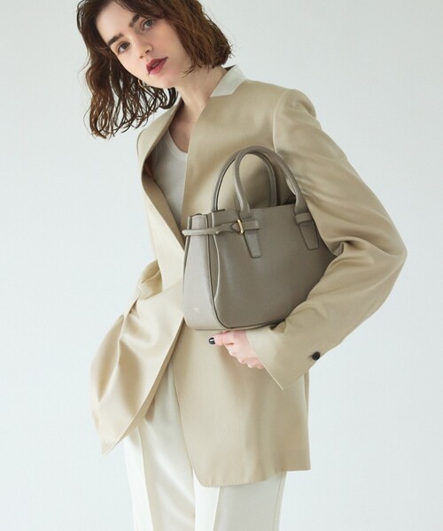 LOWELL things(ロウェル シングス)の「Lien/レザー3層2WAYトート(トートバッグ・レディース・グレイッシュベージュ/ブラック/アイボリー・フリー)」の4枚目の写真