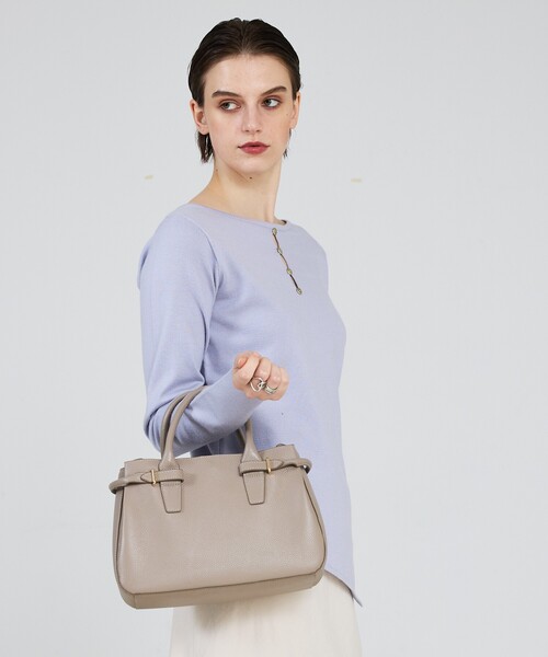 LOWELL things(ロウェル シングス)の「Lien/レザー3層2WAYトート(トートバッグ・レディース・グレイッシュベージュ/ブラック/アイボリー・フリー)」の9枚目の写真