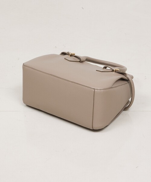 LOWELL things(ロウェル シングス)の「Lien/レザー3層2WAYトート(トートバッグ・レディース・グレイッシュベージュ/ブラック/アイボリー・フリー)」の19枚目の写真