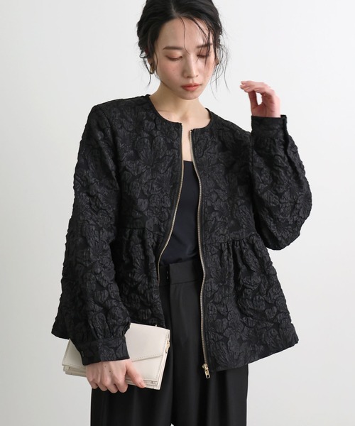 Futier land(フューティアランド)の「ジャガードフラワーペプラムジャケット(ブルゾン・レディース・ベージュ/ブラック・LARGE/MEDIUM)」の2枚目の写真