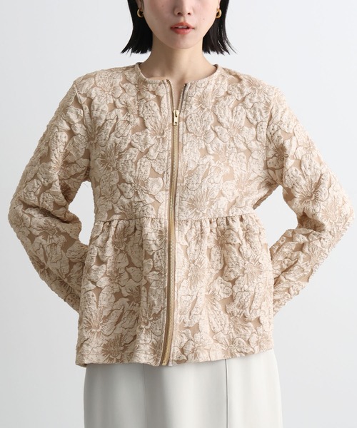 Futier land(フューティアランド)の「ジャガードフラワーペプラムジャケット(ブルゾン・レディース・ベージュ/ブラック・LARGE/MEDIUM)」の4枚目の写真