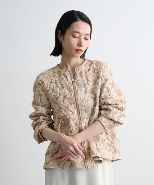 Futier land(フューティアランド)の「ジャガードフラワーペプラムジャケット(ブルゾン・レディース・ベージュ/ブラック・LARGE/MEDIUM)」の9枚目の写真