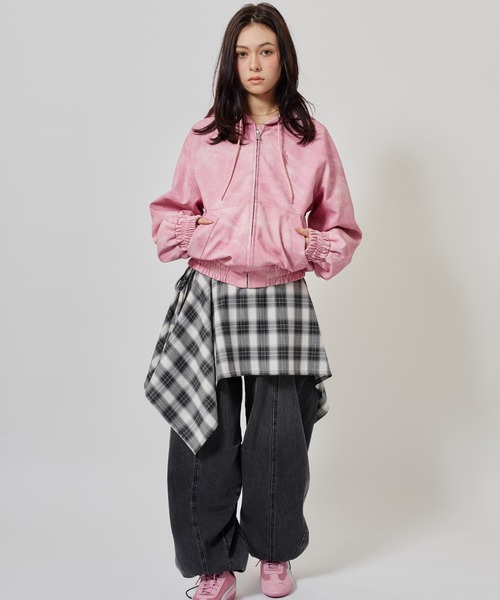 atmos pink(アトモスピンク)の「atmos pink Faux Leather Hoodie Jacket / アトモス ピンク フォー レザー フーディー ジャケット(その他アウター・レディース・チャコール/ピンク・FREE)」の13枚目の写真