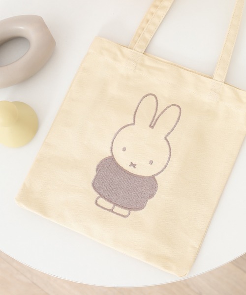 FUNALIVE(ファンアライブ)の「ミニトートバッグ キャラクター刺繍(トートバッグ・レディース・アイボリー系2/スカイブルー/ライトブルー/ピンク系その他/レッド/サーモンピンク/アイボリー系1/グリーン/ナチュラル/ブルー/パープル/ピンク系その他2/ミント/イエロー/ピンク系1/ベージュ/ネイビー/ピンク系2・FREE)」の19枚目の写真