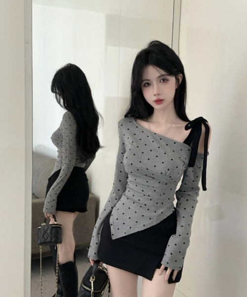 Ritzy(リッツィー)の「アシメオフショルダー ドットプリント トップス(Tシャツ/カットソー・レディース・グレー・M/L)」の7枚目の写真