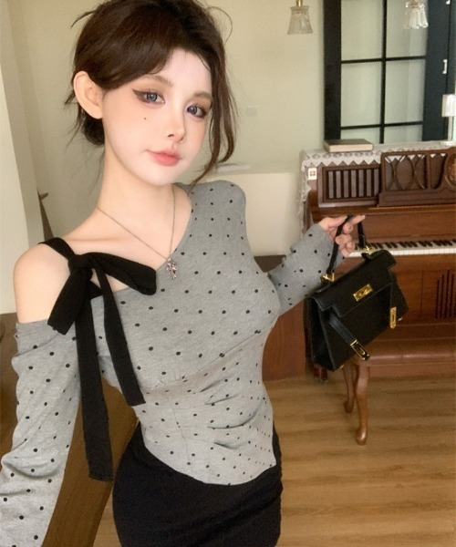 Ritzy(リッツィー)の「アシメオフショルダー ドットプリント トップス(Tシャツ/カットソー・レディース・グレー・M/L)」の20枚目の写真