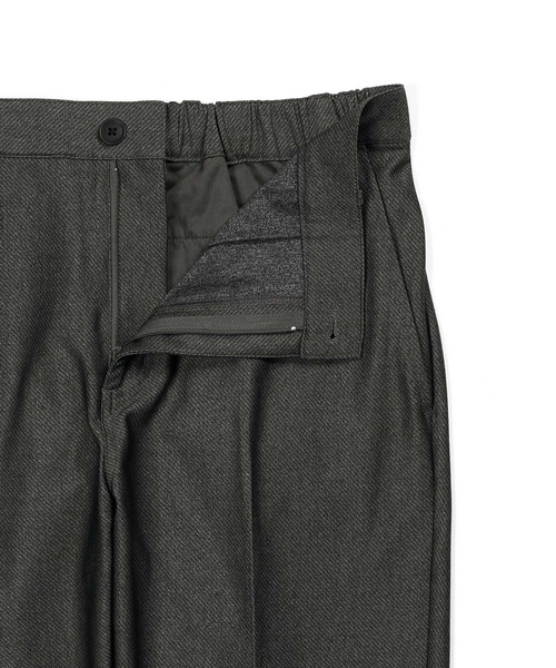 The DUFFER of ST.GEORGE（ザダファーオブセントジョージ）の「【WEB限定アイテム】SET UP JERSEY SLIM TROUSERS：セットアップ対応 ノータック ジャージスラックス（スラックス・メンズ・ブラック/グレー・X-LARGE/LARGE/MEDIUM/SMALL）」の12枚目の写真