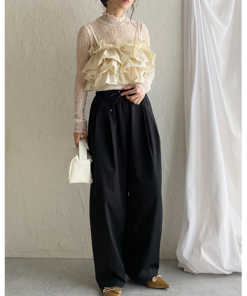 She's Closet(シーズクローゼット)の「ボリューム フリル ビスチェ キャミソール / レイヤードトップス(キャミソール・レディース・アイボリー/ブラック・FREE)」の22枚目の写真