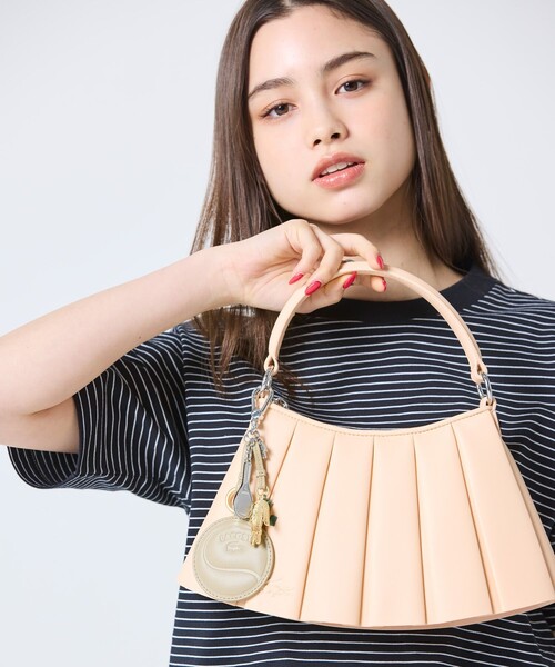 LACOSTE(ラコステ)の「ミラーチャームキーホルダー(キーホルダー・レディース・ピンク/オレンジ/ベージュ・FREE)」の22枚目の写真