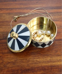 MILLION CARATS（ミリオンカラッツ）の「《COTTAGE》真鍮とマザーオブパールがきらめく、上質な余白をつくる小さな宝石箱 -シェルキャニスター-（インテリア雑貨）」