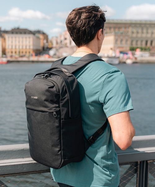 pacsafe(パックセーフ)の「pacsafe/パックセーフ V 20L City backpack/シティバックパック(バックパック/リュック・メンズ・ブラック・FREE)」の6枚目の写真