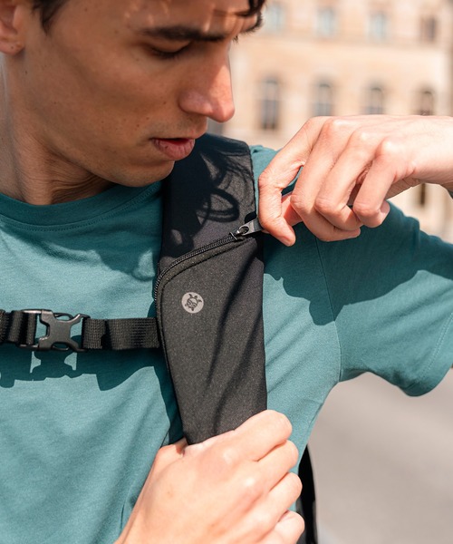 pacsafe(パックセーフ)の「pacsafe/パックセーフ V 20L City backpack/シティバックパック(バックパック/リュック・メンズ・ブラック・FREE)」の7枚目の写真
