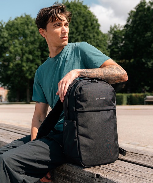 pacsafe(パックセーフ)の「pacsafe/パックセーフ V 20L City backpack/シティバックパック(バックパック/リュック・メンズ・ブラック・FREE)」の9枚目の写真