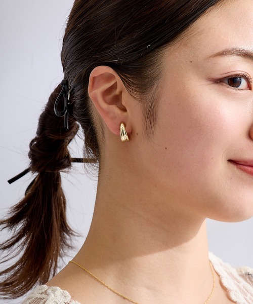 CALIN STANDARD(カリンスタンダード)の「◆金属アレルギー対応◆◆made in japan◆【痛くない】【落ちにくい】【ストレスフリーな着け心地】ソリッドライン グランループフィットイヤリング(イヤリング・レディース・シルバー/ゴールド・FREE)」の7枚目の写真