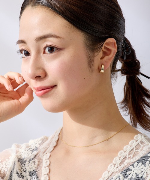 CALIN STANDARD(カリンスタンダード)の「◆金属アレルギー対応◆◆made in japan◆【痛くない】【落ちにくい】【ストレスフリーな着け心地】ソリッドライン グランループフィットイヤリング(イヤリング・レディース・シルバー/ゴールド・FREE)」の10枚目の写真