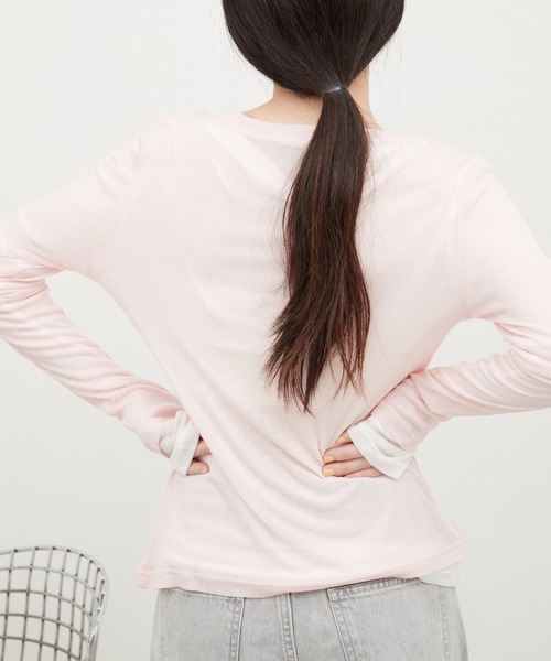 OFROOM(オフルーム)の「Sheer Layered Henley Top|シアーヘンリーネックトップス(Tシャツ/カットソー・レディース・グレー/ホワイト/ピンク/ブルー/ブラック/ネイビー・FREE)」の18枚目の写真