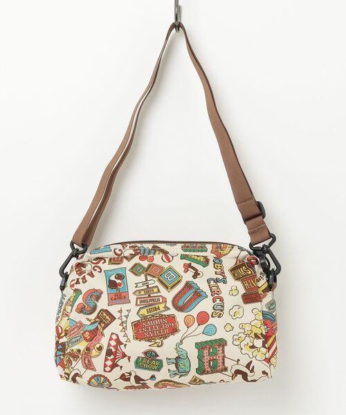 CHUMS（チャムス）の「チャムス CHUMS Recycle Small Trapezoid Shoulder Bag（ショルダーバッグ・メンズ・その他・ONE SIZE）」の2枚目の写真