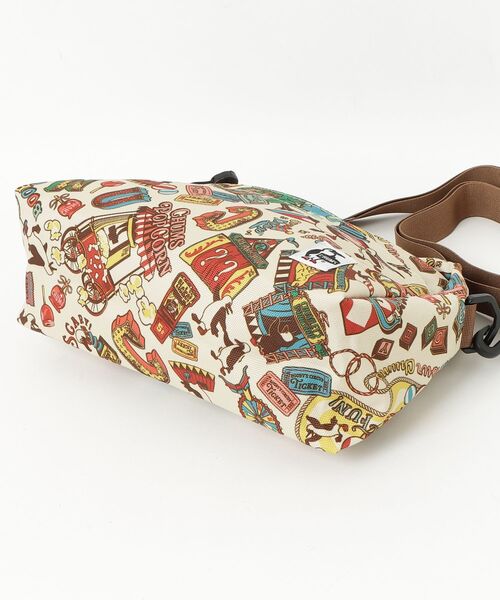 CHUMS（チャムス）の「チャムス CHUMS Recycle Small Trapezoid Shoulder Bag（ショルダーバッグ・メンズ・その他・ONE SIZE）」の3枚目の写真