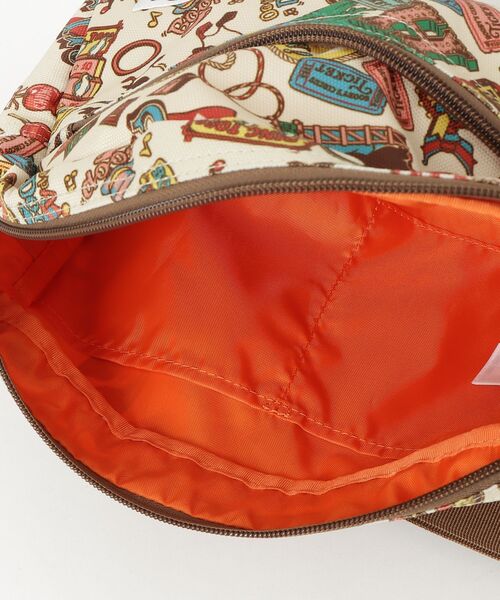 CHUMS（チャムス）の「チャムス CHUMS Recycle Small Trapezoid Shoulder Bag（ショルダーバッグ・メンズ・その他・ONE SIZE）」の4枚目の写真