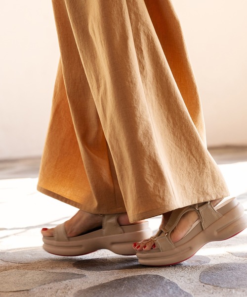 ROPE'(ロペ)の「【NO NAME×前田典子さん(マエノリ)×ROPE’】コンクリートサンダル(サンダル・レディース・ブラック/ベージュ・35/36/37/38)」の8枚目の写真