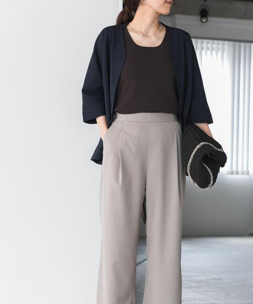 URBAN RESEARCH DOORS(アーバンリサーチドアーズ)の「『3サイズ展開』『UR TECH』完声/涼フロントタックEZパンツ(その他パンツ・レディース・ベージュ/ネイビー・SMALL/MEDIUM/LARGE)」の7枚目の写真