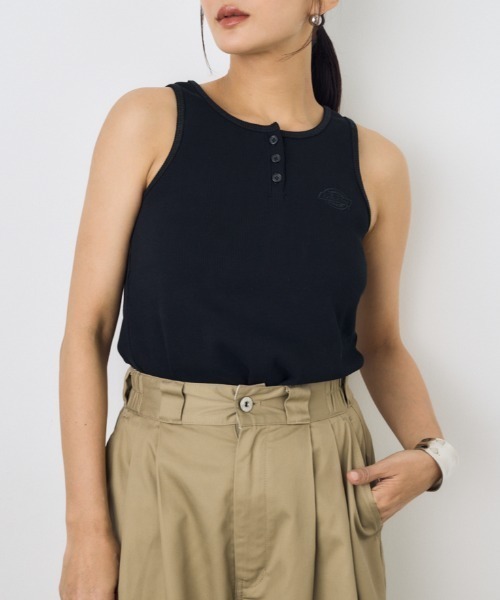 AZUL by moussy(アズールバイマウジー)の「【Dickies×AZUL】ヘンリネークタンクトップ(タンクトップ・レディース・ブラック/オフホワイト/イエロー系その他・FREE)」の3枚目の写真