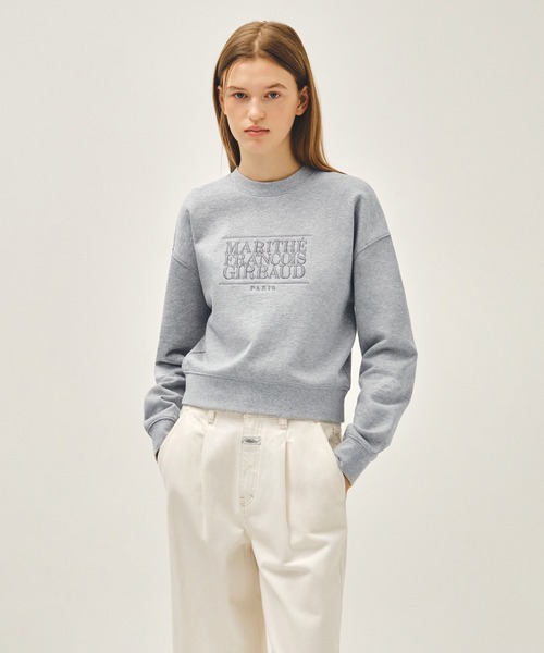 MARITHE + FRANCOIS GIRBAUD（マリテフランソワジルボー）の「W CLASSIC LOGO CROP SWEATSHIRT（スウェット・レディース・アイボリー/ヘザーグレー/オートミール/ラベンダー/ネイビー・MEDIUM/SMALL）」の2枚目の写真