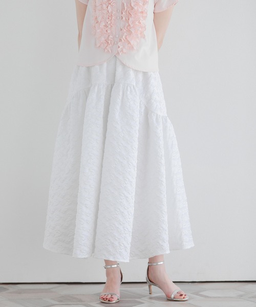 Fit more(フィットモア)の「フラワージャガードフレアスカート(スカート・レディース・ホワイト/ピンク/ブルー・SHORT/LONG)」の4枚目の写真