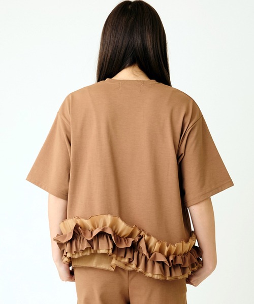 AVIE(アビィ)の「フリルデザインTEE(Tシャツ/カットソー・レディース・キャメル/ブラック・38)」の16枚目の写真