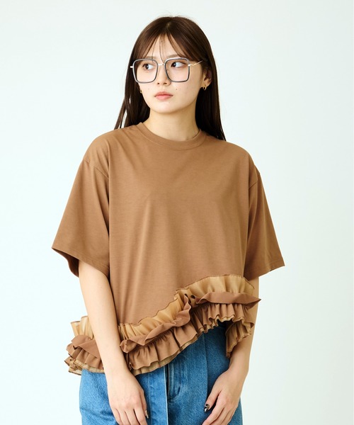 AVIE(アビィ)の「フリルデザインTEE(Tシャツ/カットソー・レディース・キャメル/ブラック・38)」の20枚目の写真