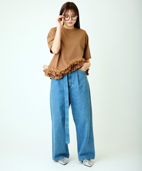 AVIE(アビィ)の「フリルデザインTEE(Tシャツ/カットソー・レディース・キャメル/ブラック・38)」の21枚目の写真