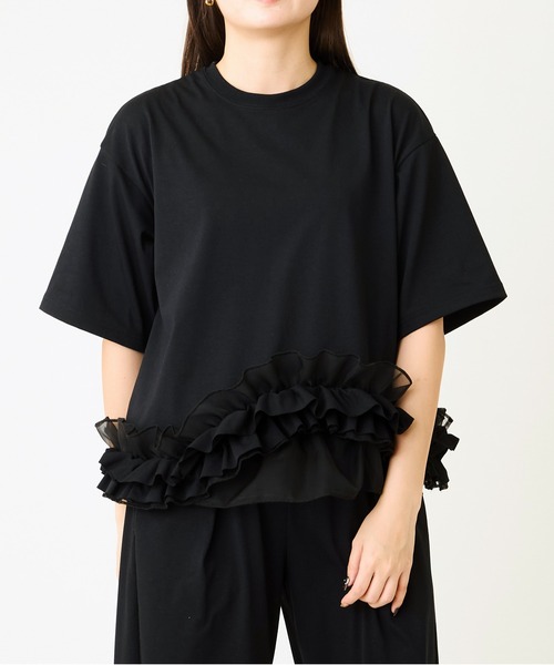 AVIE(アビィ)の「フリルデザインTEE(Tシャツ/カットソー・レディース・キャメル/ブラック・38)」の3枚目の写真