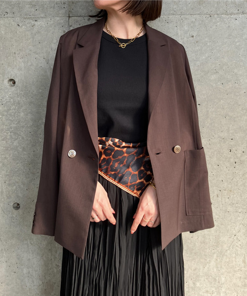 SOFFITTO(ソフィット)の「接触冷感シアージャケット(テーラードジャケット・レディース・オフホワイト/ダークブラウン・FREE)」の2枚目の写真