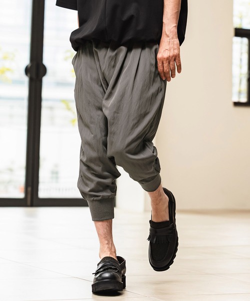 CAMBIO(カンビオ)の「mp14973- Sarouel Cropped Jogger Pants ジョガーパンツ(S68826cmb)(その他パンツ・メンズ・ネイビー/キナリ/スモーク/ブラック・L/M/S)」の5枚目の写真
