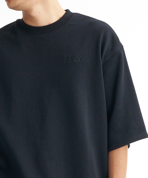 RVCA(ルーカ)の「RVCA BACK SIDE ARCH IRON SS(Tシャツ/カットソー・メンズ・ブラック/チャコール・M/L)」の2枚目の写真