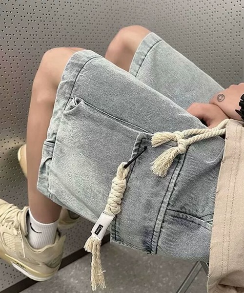 WESTBOY（ウエストボーイ）の「ロープドローコード デニムカーゴショーツ WO26S8PT04（その他パンツ・メンズ・ライトブルー/ブルー・L/M/XL）」の4枚目の写真