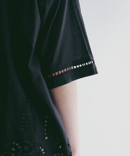 MANOF(マノフ)の「CUT WORK LACE SHIRT(シャツ/ブラウス・レディース・ホワイト/ブラック・F)」の11枚目の写真