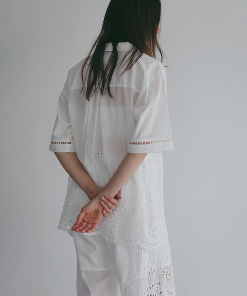 MANOF(マノフ)の「CUT WORK LACE SHIRT(シャツ/ブラウス・レディース・ホワイト/ブラック・F)」の20枚目の写真
